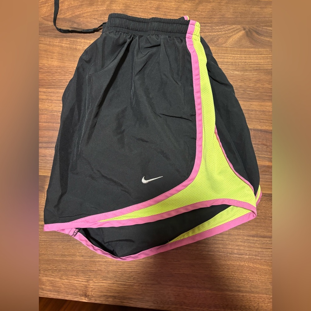 nike shorts mediun